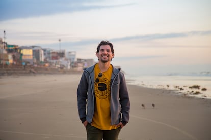 La idea inicial de Alan Estrada era titular si nuevo libro "Viajar podría cambiar tu vida".