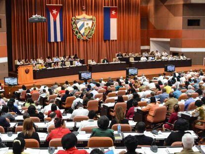 Vista del Parlamento cubano en la primera sesión bajo el nuevo Gobierno del presidente Miguel Díaz-Canel, en el Palacio de Convenciones de La Habana, el pasado 2 de junio. 