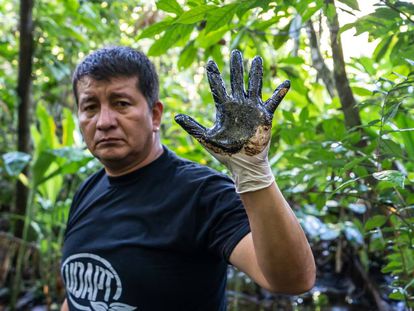 Donald Moncayo é um camponês da UDAPT, a organização que representa à maioria das comunidades indígenas e camponesas das províncias de Vos sucumbam e Orellana.
