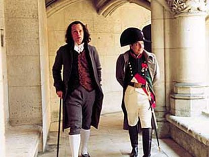 John Malkovich, a la izquierda, y Christian Clavier, en el rodaje de Napoleón.