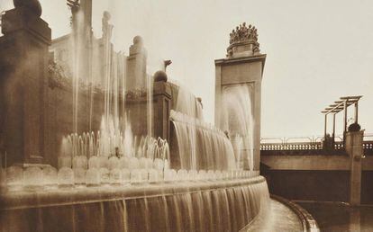 En la fotografía central, el monumento y la fuente cuando se inauguró la terraza en 1933. ARXIU LLUÍS G. JORBA GOMIS