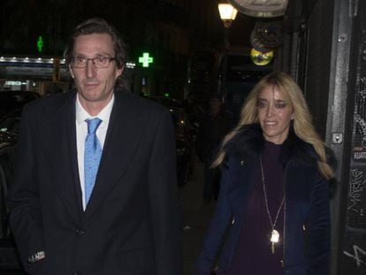 Fernando G&oacute;mez Acebo y Nadia Halamandari en Madrid en diciembre de 2016. 
