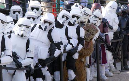 Los disfraces de personajes de la saga de 'La guerra de las galaxias' son solo una parte de esta gran máquina de 'merchandising'.