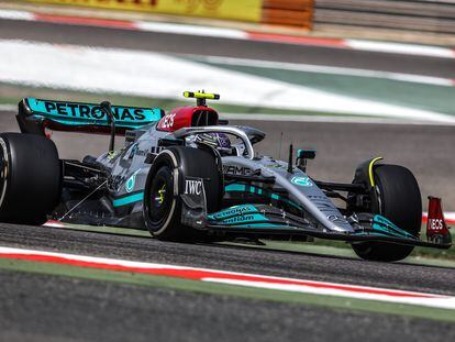El Mercedes de Lewis Hamilton, en el Bahrain International Circuit.