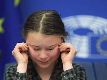 Greta Thunberg, emocionada durante su intervención en la Eurocámara. En vídeo, su viaje a Estrasburgo para luchar contra el cambio climático.