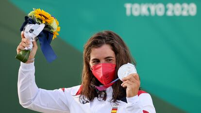 Maialen Chourraut, con la medalla de plata en la prueba de aguas bravas.