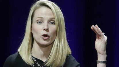 Marissa Mayer durante una presentaci&oacute;n