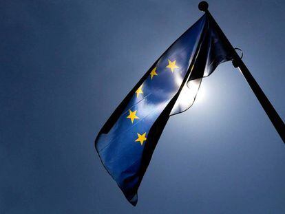 Una bandera de la Unión Europea.