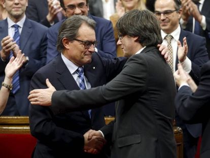 Artur Mas i Carles Puigdemont en el ple d&#039;investidura al Parlament. 