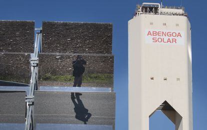 La planta solar de Abengoa en Sanlúcar La Mayor (Sevilla).