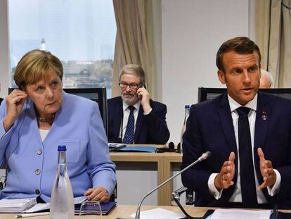 La canciller alemana, Angela Merkel, y el presidente francés, Emmanuel Macron, reunidos en una sesión del G7 en Biarritz (Francia) el pasado 26 de agosto.