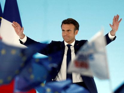 Macron, en su comparecencia la noche del domingo en París tras imponerse en la primera vuelta de las presidenciales.