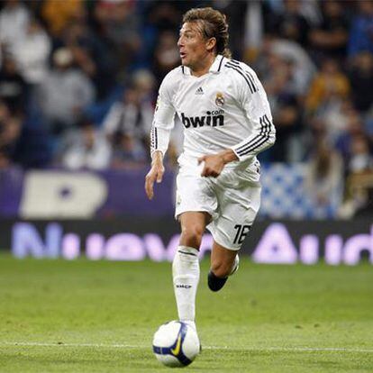 Heinze, durante un partido de Liga con el Real Madrid.