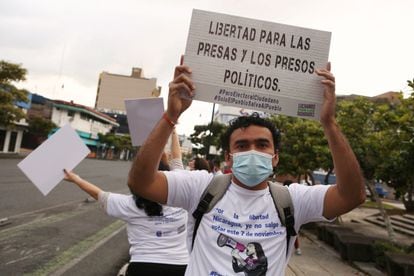 Nicaragüenses exiliados en Costa Rica exigen libertad por opositores encarcelados por el régimen de Daniel Ortega.