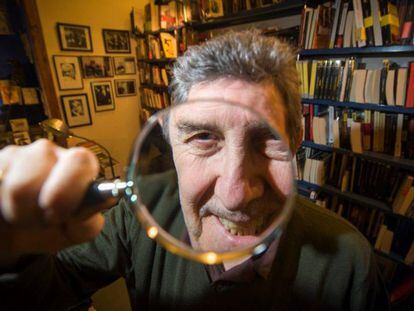 El librero Paco Camarasa, una de las figuras clave de la popularidad de la novela negra.