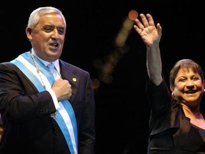 El nuevo presidente de Guatemala, Otto P&eacute;rez Molina y su esposa Rosa Leal durante el acto de toma de posesi&oacute;n.