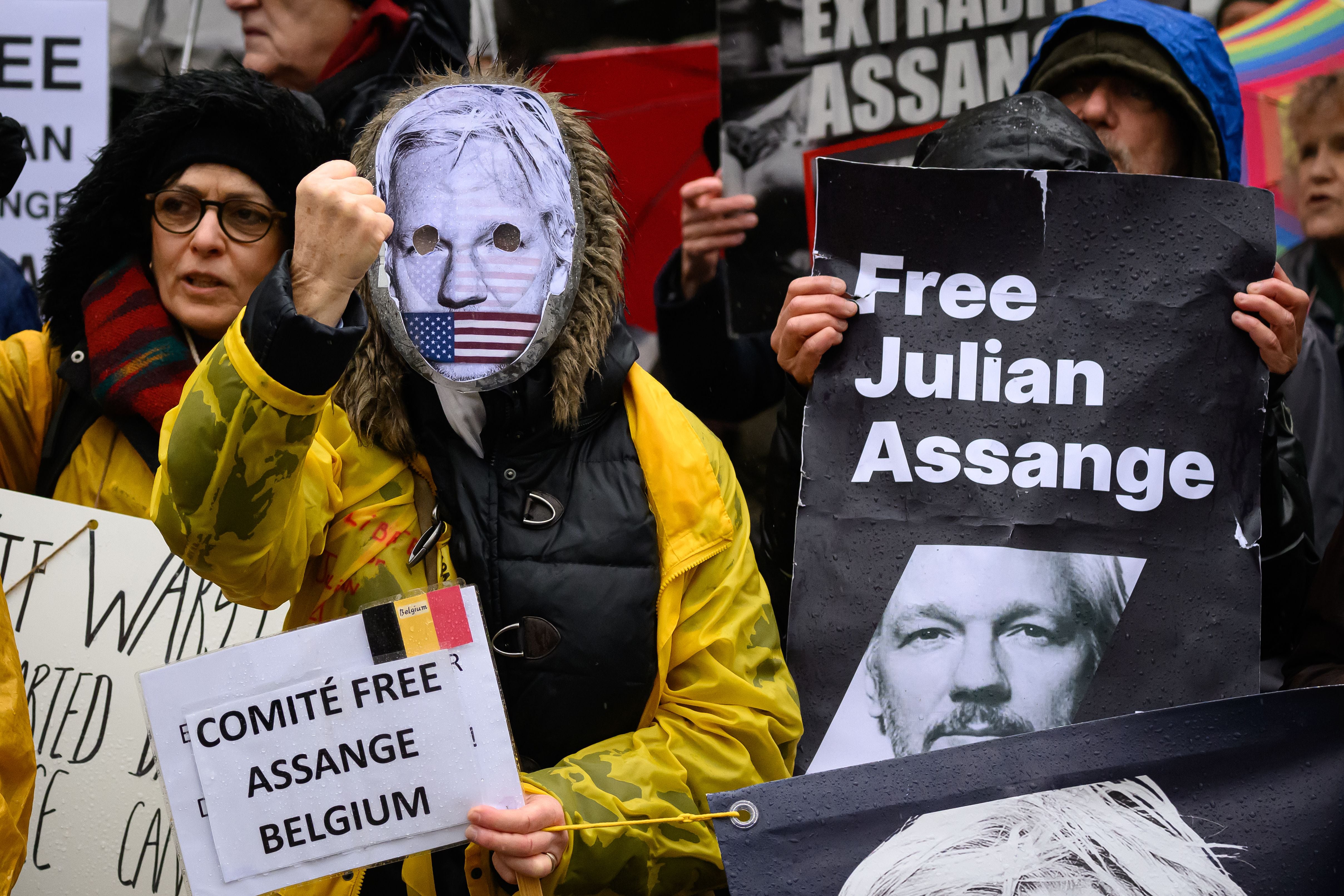 Un tribunal del Reino Unido decide hoy si da luz verde a la extradición de Assange a Estados Unidos