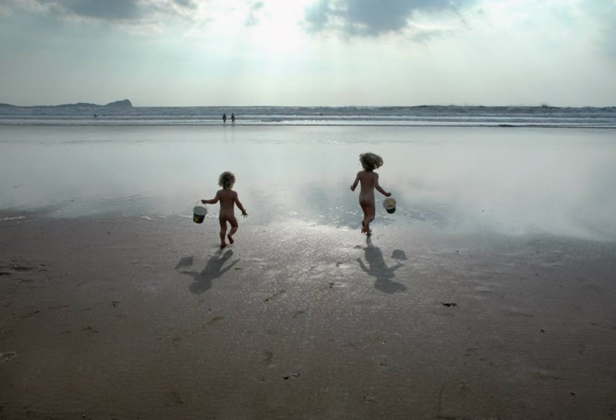 Por Que El Naturismo Es Bueno Para Los Ninos Mamas Papas El Pais