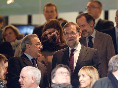 Florentino P&eacute;rez con Mariano Rajoy en el palco del Bernab&eacute;u.