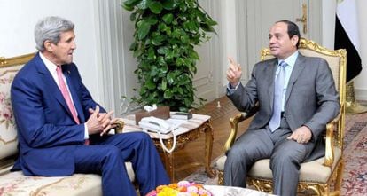John Kerry y Abdelfat&aacute; al Sisi, este s&aacute;bado en El Cairo.