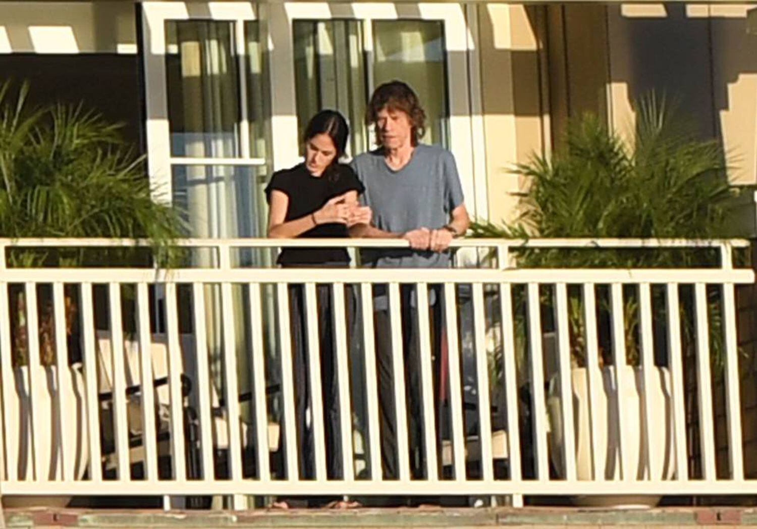 Mick Jagger y su pareja, la bailarina Melania Hamrick, en un hotel de Laguna Beach (California).