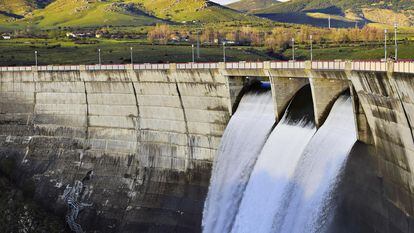 Presa hidroeléctrica en la provincia de Segovia