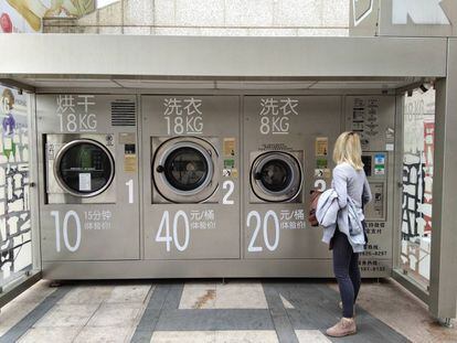 Uno de los puestos de 'lavadoras colaborativas' que se han instalado en barrios periféricos de Shanghái.