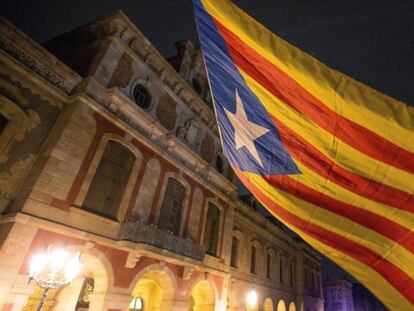 Concentraci&oacute;n en Barcelona de apoyo a los lideres de la ANC y Omnium Cultural, adem&aacute;s de los exmiembros del Govern de Catalu&ntilde;a encarcelados en las prisiones de Soto del Real y Estremera.