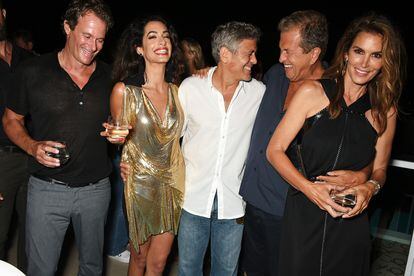 Clooney dirige la compañía de tequila junto al marido de Cindy Crawford, Rande Gerber. Su mujer y el fotógrafo Mario Testino tampoco quisieron perderse la fiesta de presentación en Ibiza.