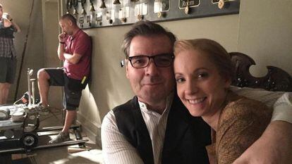 Los actores Brendan Coyle y Joanne Froggat, en el plató de 'Downton Abbey'.