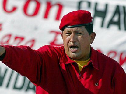 Directo: Miles de personas acompañan el féretro de Chávez por las calles de Caracas