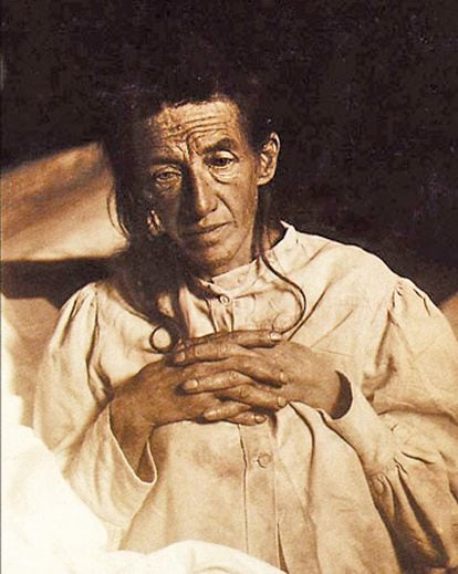 Auguste Deter, fotografiada en 1902.