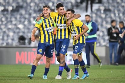 Rosario Central players celebrate their victory in the Argentine championship against River Plate at the Monumental stadium in Buenos Aires, in October 2022.