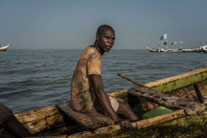Eric Quaye Ade, un pescador ghanés en las aguas del Golfo de Guinea, donde ha trabajado durante casi veinte años.