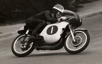 El 12+1 veces campeón del mundo de velocidad, Ángel Nieto, obtuvo dos de sus títulos con motos de la empresa.