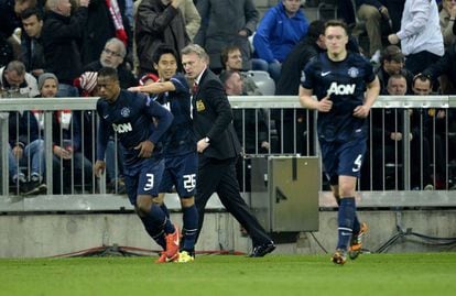 Patrice Evra  celebra su gol en el encuentro. 