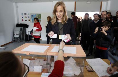 Tania Sánchez, votando hoy en Rivas.