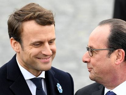 Macron y Hollande, en la ceremonia de celebraci&oacute;n en Par&iacute;s del aniversario del fin de la II Guerra Mundial.