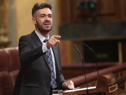 El diputado socialista Felipe Jesús Sicilia interviene durante una sesión plenaria en el Congreso de los Diputados, este jueves.