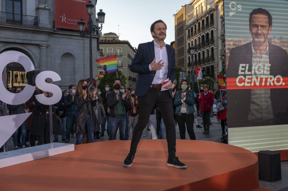 Edmundo Bal, durante el acto de inicio de campaña en la plaza de Ópera de Madrid.