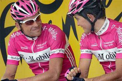 Ullrich y Sevilla conversan el día anterior al inicio del pasado Tour.