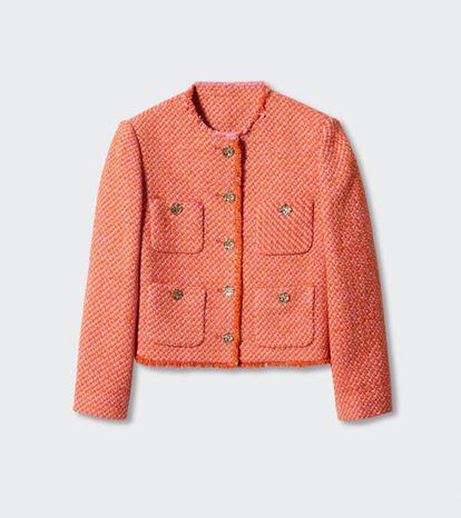 La perfecta chaqueta de entretiempo. Es de Mango y está hecha de tweed.