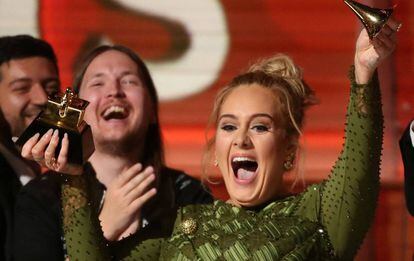 Adele, la triunfadora de los Grammy.