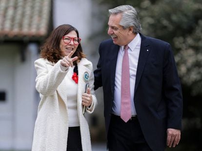 La nueva ministra de Economía argentina, Silvina Batakis, con el presidente, Alberto Fernández.