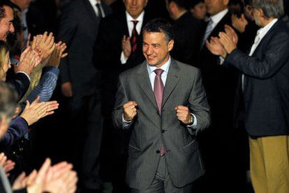 El presidente del PNV, Iñigo Urkullu, celebra en Vitoria la decisión del Constitucional.