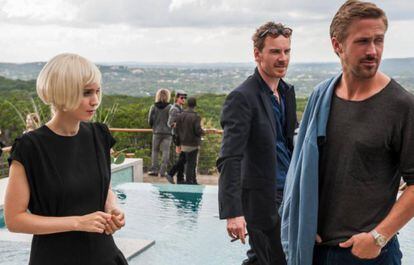 Rooney Mara, Michael Fassbender y Ryan Gosling, en 'Song to Song, de Terrence Malick.