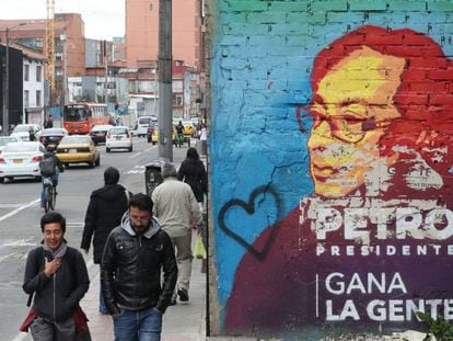 Un mural en apoyo a Gustavo Petro en Bogotá. 