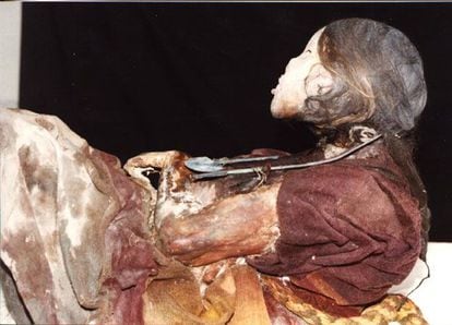 Cuerpo momificado de Juanita, la Dama de Hielo andina, en el museo Santury de Arequipa.