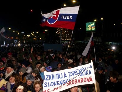 Celebraciones por la independencia en Bratislava, Eslovaquia, en 1993.