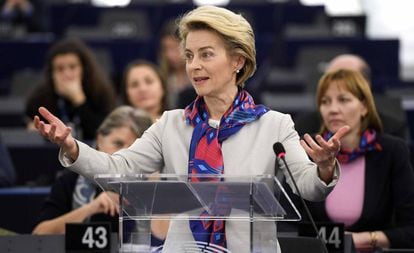 La presidenta de la Comisión Europea, Ursula von der Leyen, en el parlamento europeo